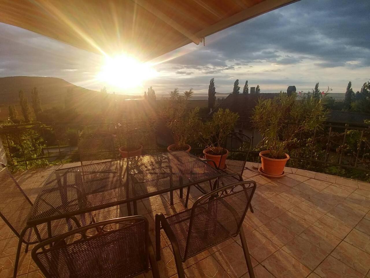 Szigligeti Panorama Apartmanhaz Εξωτερικό φωτογραφία